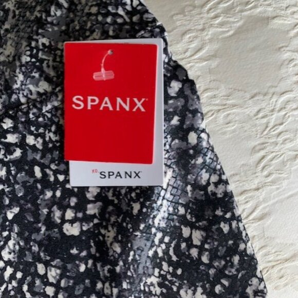 NEW NEW .....Spanx Leggings Faux Leather Snakeskin - Picture 4 of 5